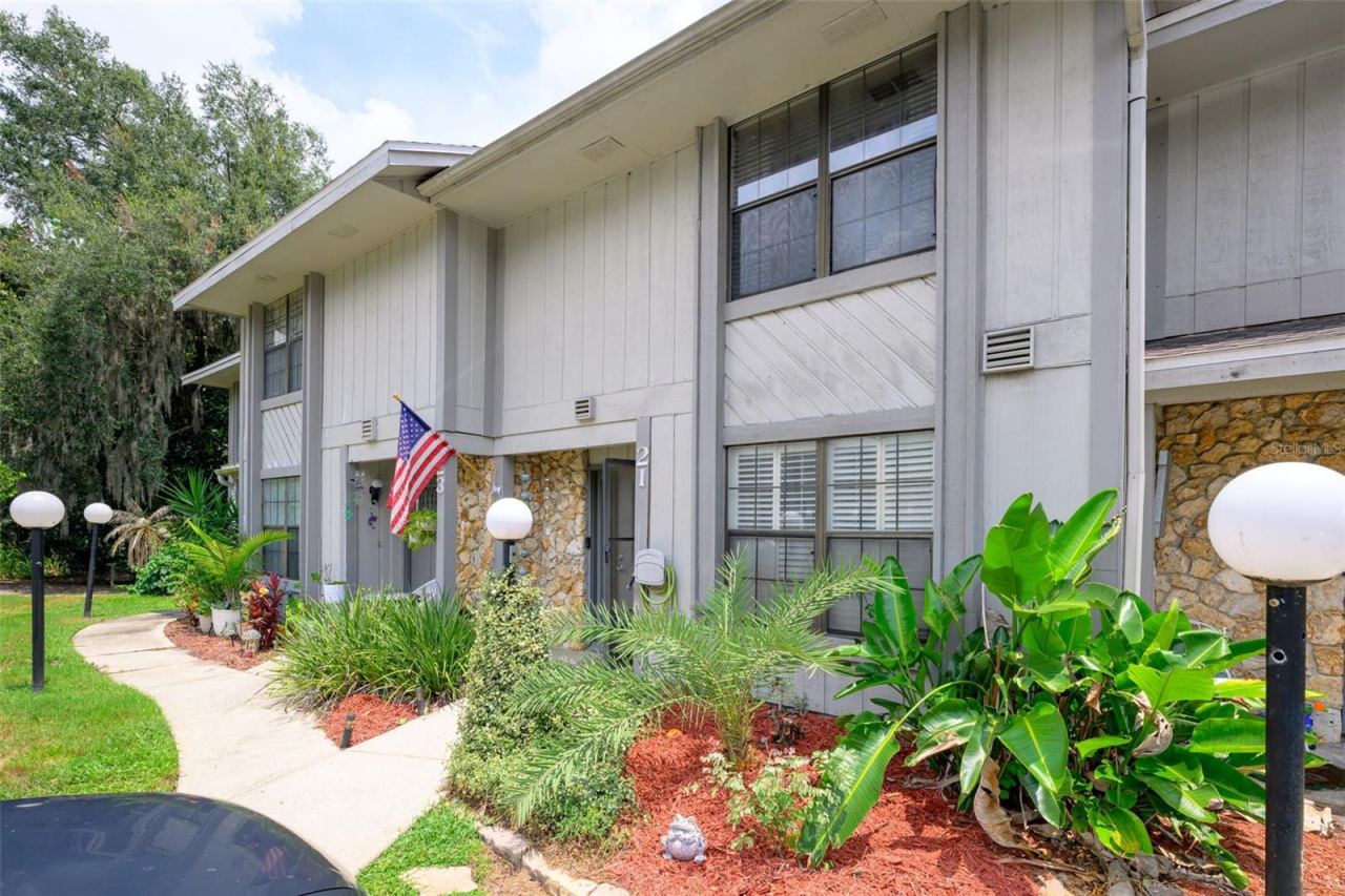 Photo 2 of 21 Oakwood Park, Ormond Beach, FL 32174