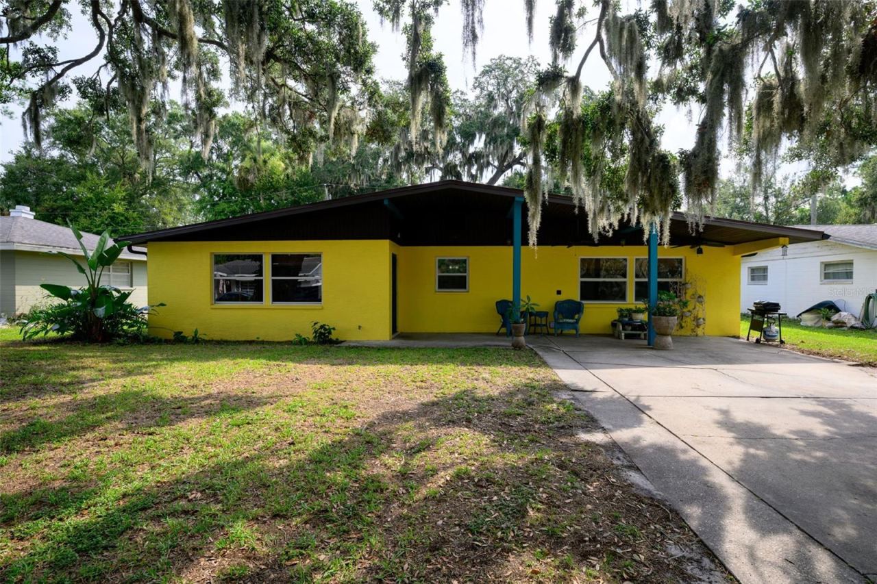 Photo 2 of 1003 Cherokee Ranch Rd, Holly Hill, FL 32117