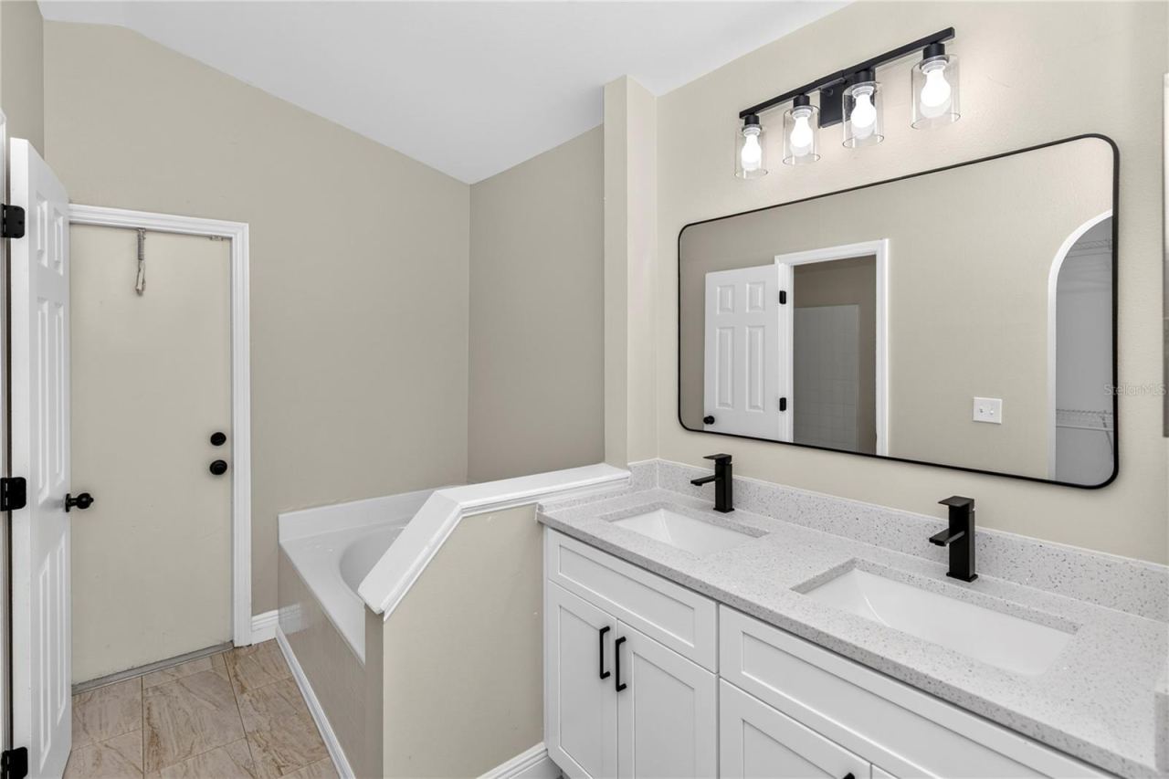 Photo 3 of 2190 Glenlock Dr, Deltona, FL 32725
