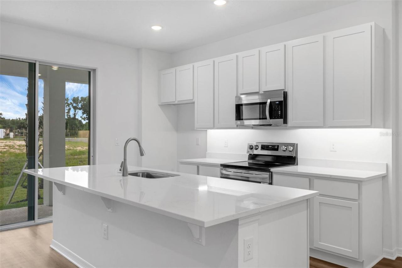 Photo 2 of 629 Florida Elm Ct, Deland, FL 32720