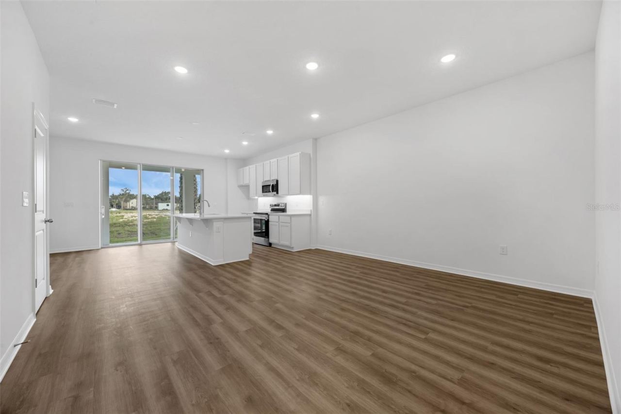 Photo 3 of 629 Florida Elm Ct, Deland, FL 32720