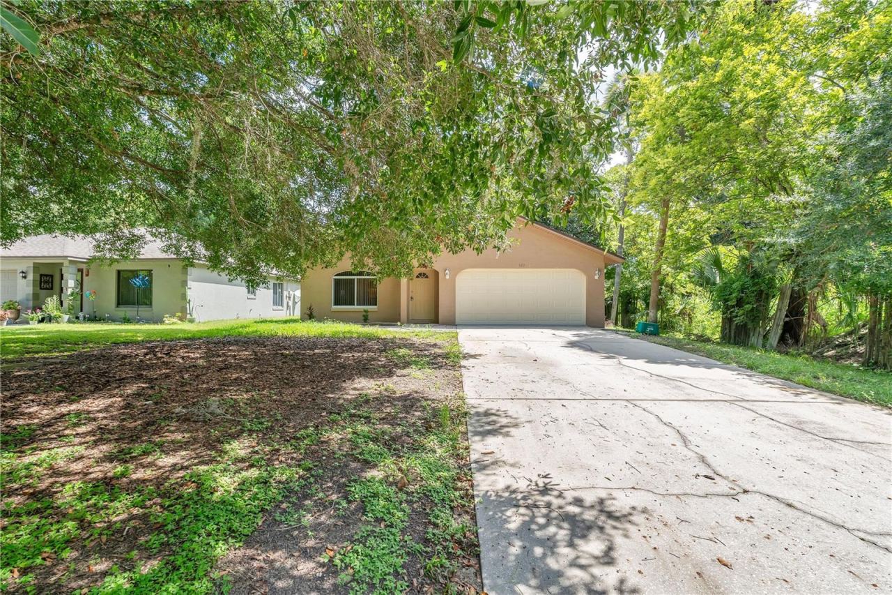 Photo 2 of 623 Parque Dr, Ormond Beach, FL 32174