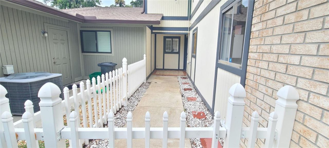 Photo 3 of 836 Sugar House Dr, Port Orange, FL 32129