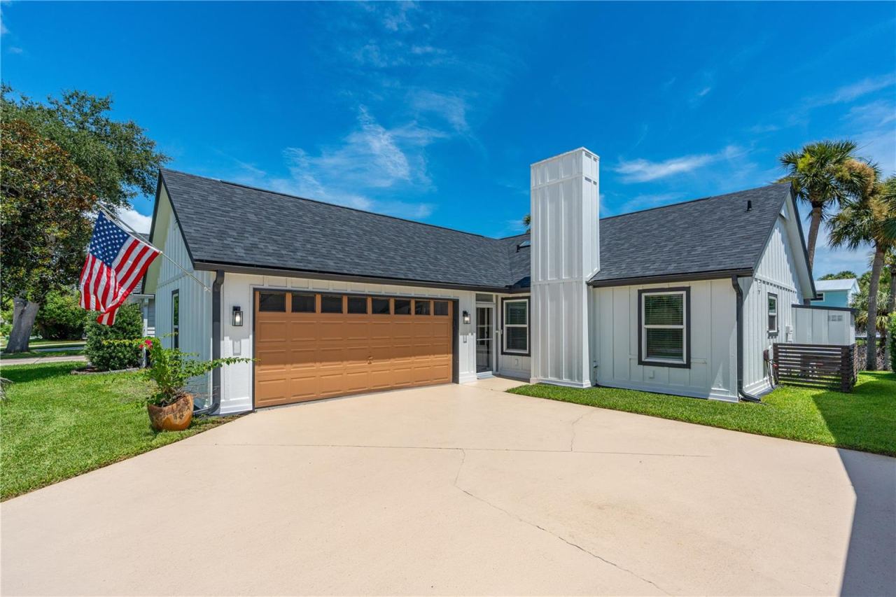 762 Pine Shores Cir, New Smyrna Beach