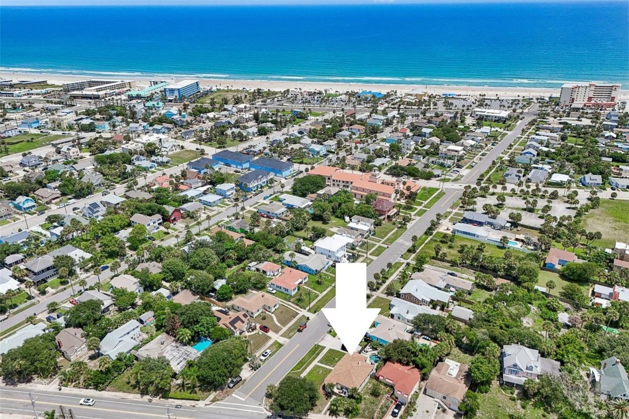 Photo 2 of 300 Revilo Blvd, Daytona Beach, FL 32118