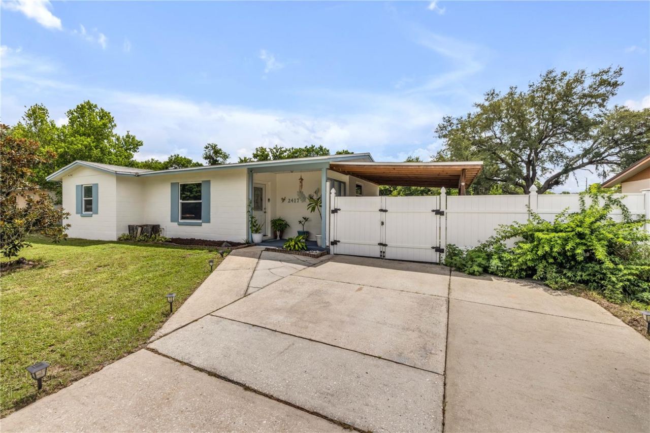 Photo 3 of 2417 Adams Ave, Deltona, FL 32738