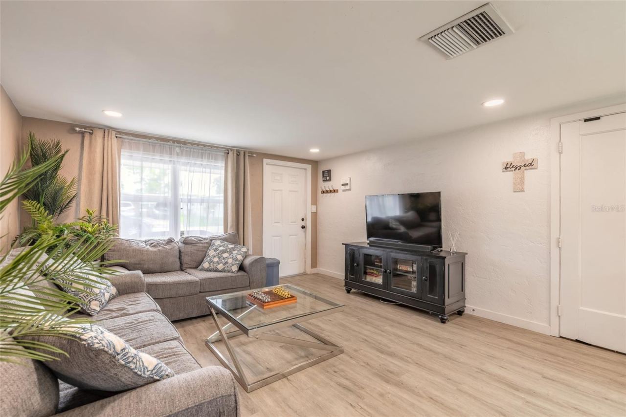 Photo 3 of 1245 Essex Rd, Daytona Beach, FL 32117