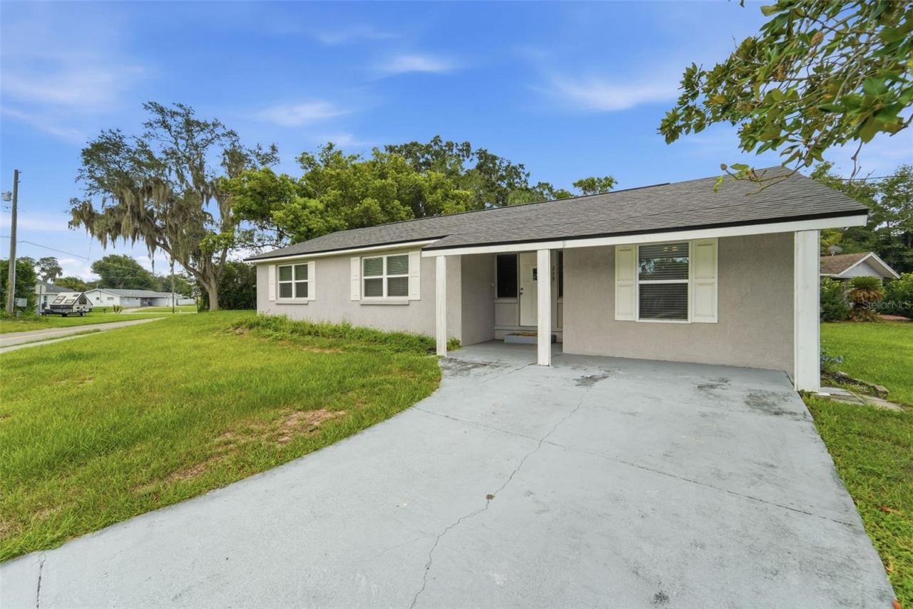 Photo 2 of 259 Colomba Rd, Debary, FL 32713