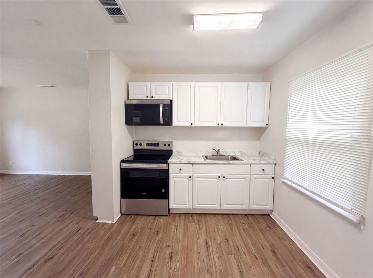Photo 2 of 706 Flanders Ave, Daytona Beach, FL 32114