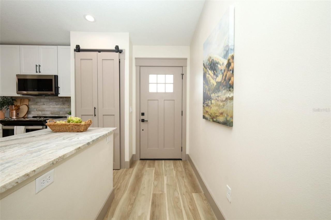 Photo 3 of 940 S Dean Cir, Deltona, FL 32738