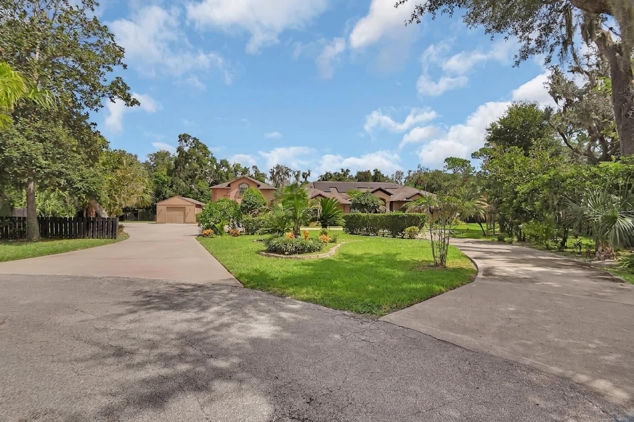Photo 2 of 6241 Palomino Cir, Port Orange, FL 32127