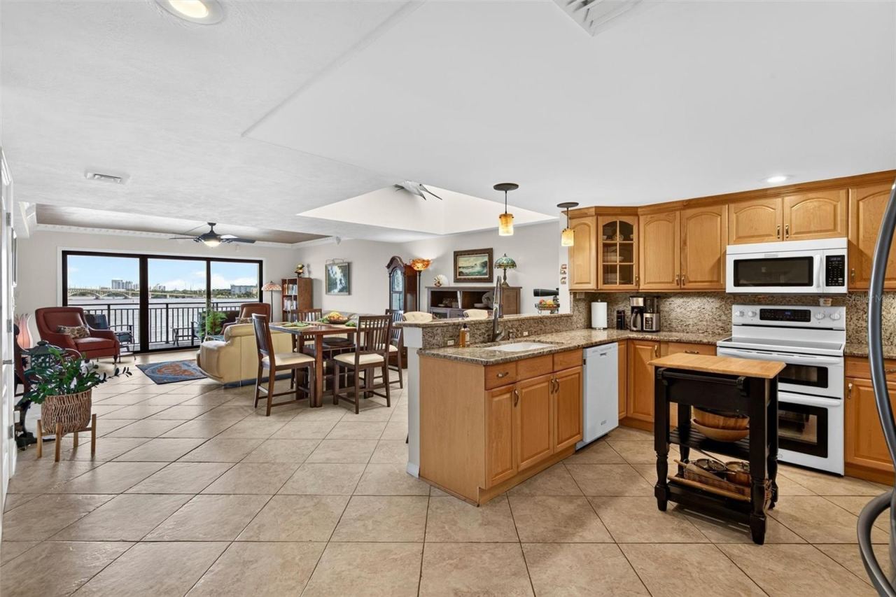 Photo 3 of 744 Marina Point Dr #7440, Daytona Beach, FL 32114