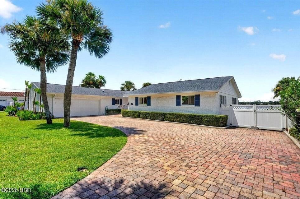Photo 3 of 448 Riverside Dr, Ormond Beach, FL 32176