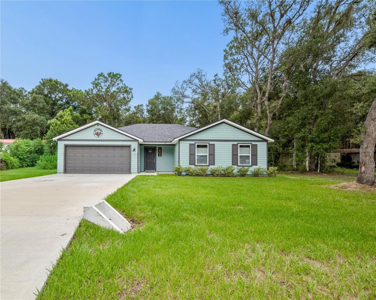 Photo 2 of 111 Breezeway Ave, Satsuma, FL 32189