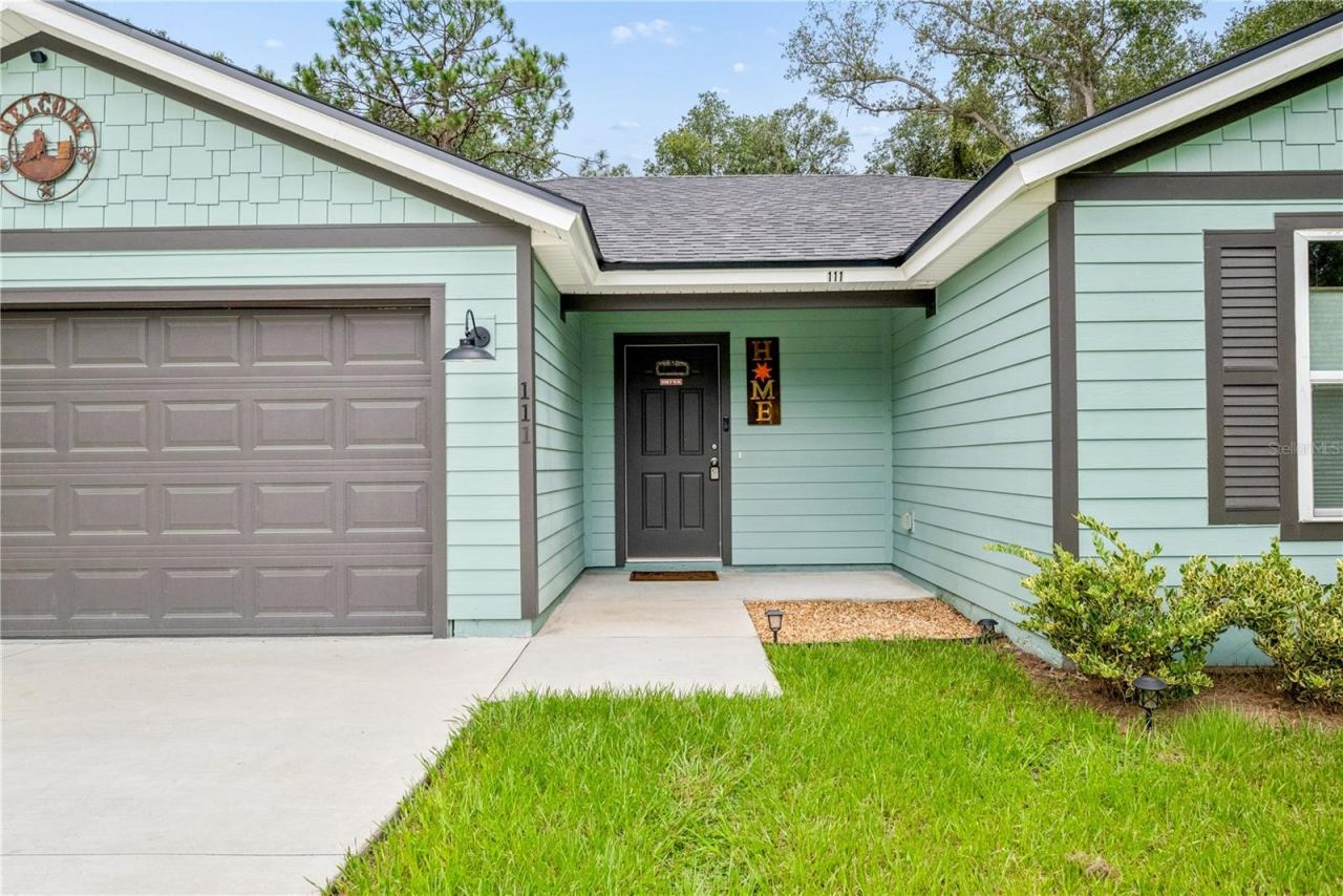 Photo 3 of 111 Breezeway Ave, Satsuma, FL 32189
