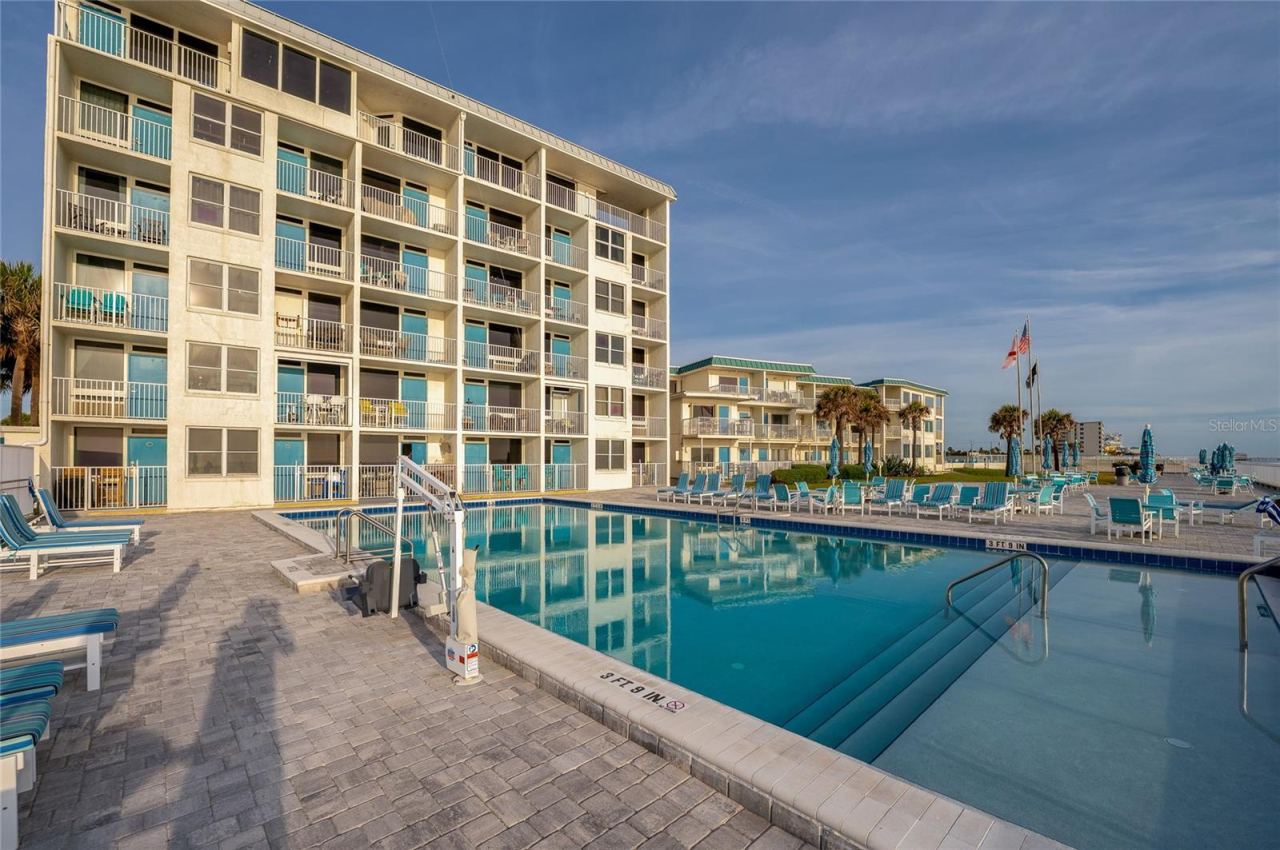 Photo 2 of 935 S Atlantic Ave #112, Daytona Beach, FL 32118