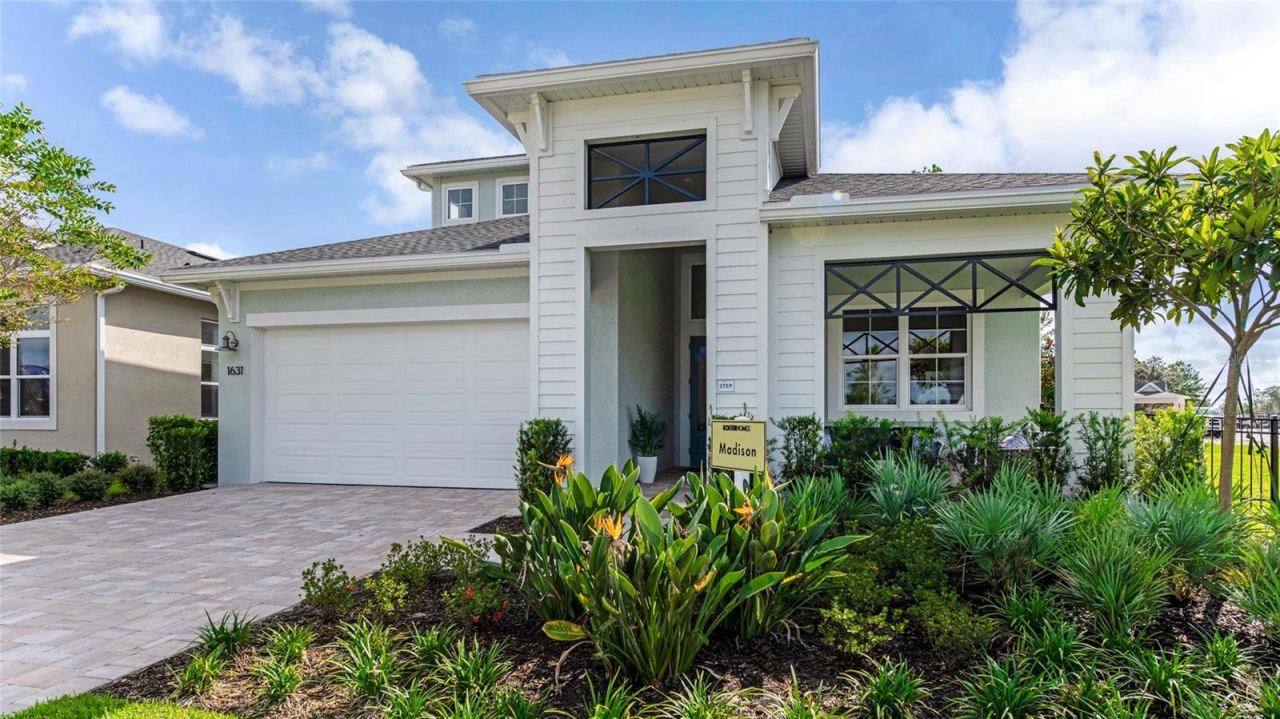 Photo 2 of 1631 Lake Reserve Dr, Deland, FL 32724