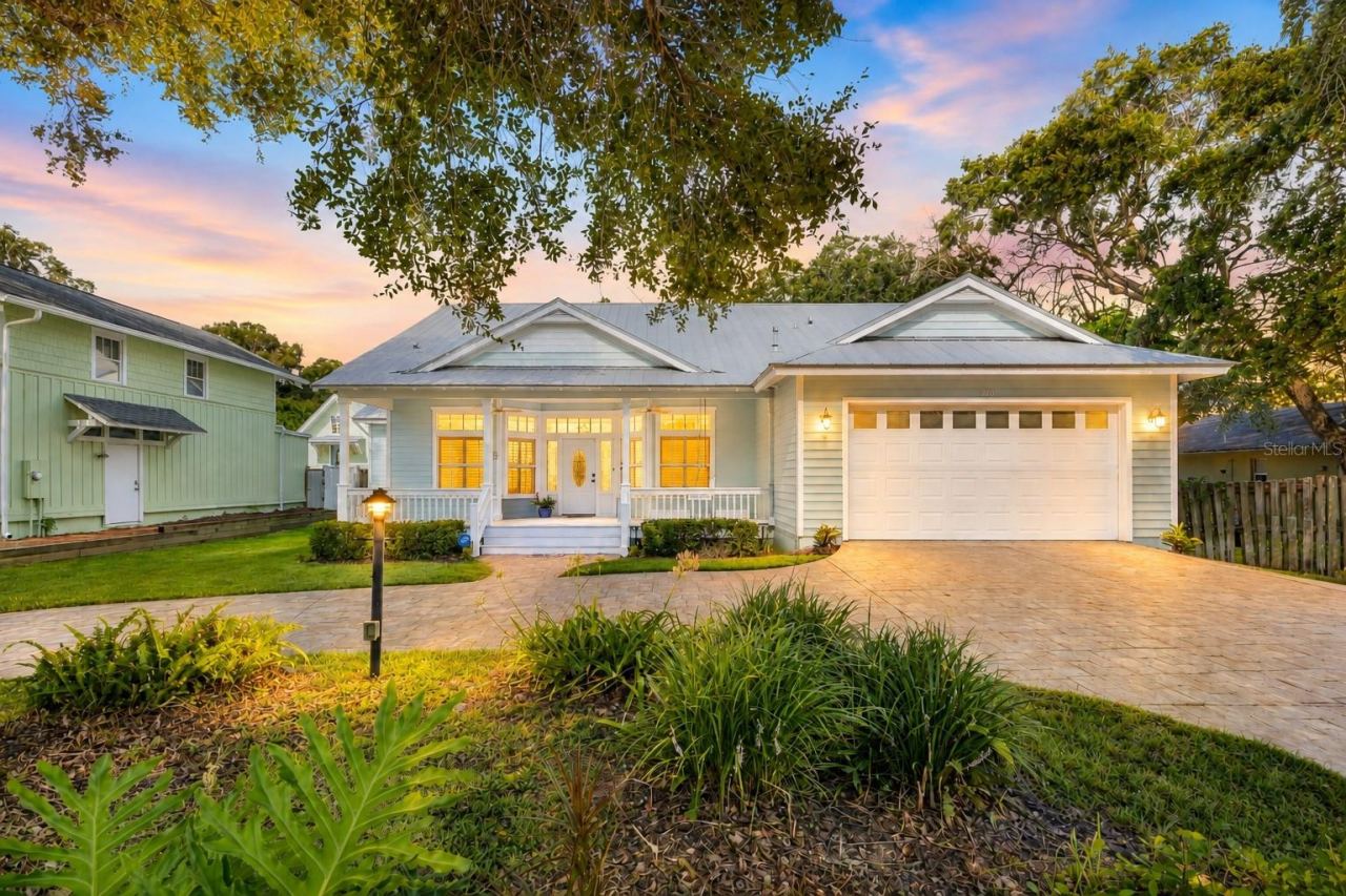 410 S Peninsula Ave, New Smyrna Beach, FL 32169