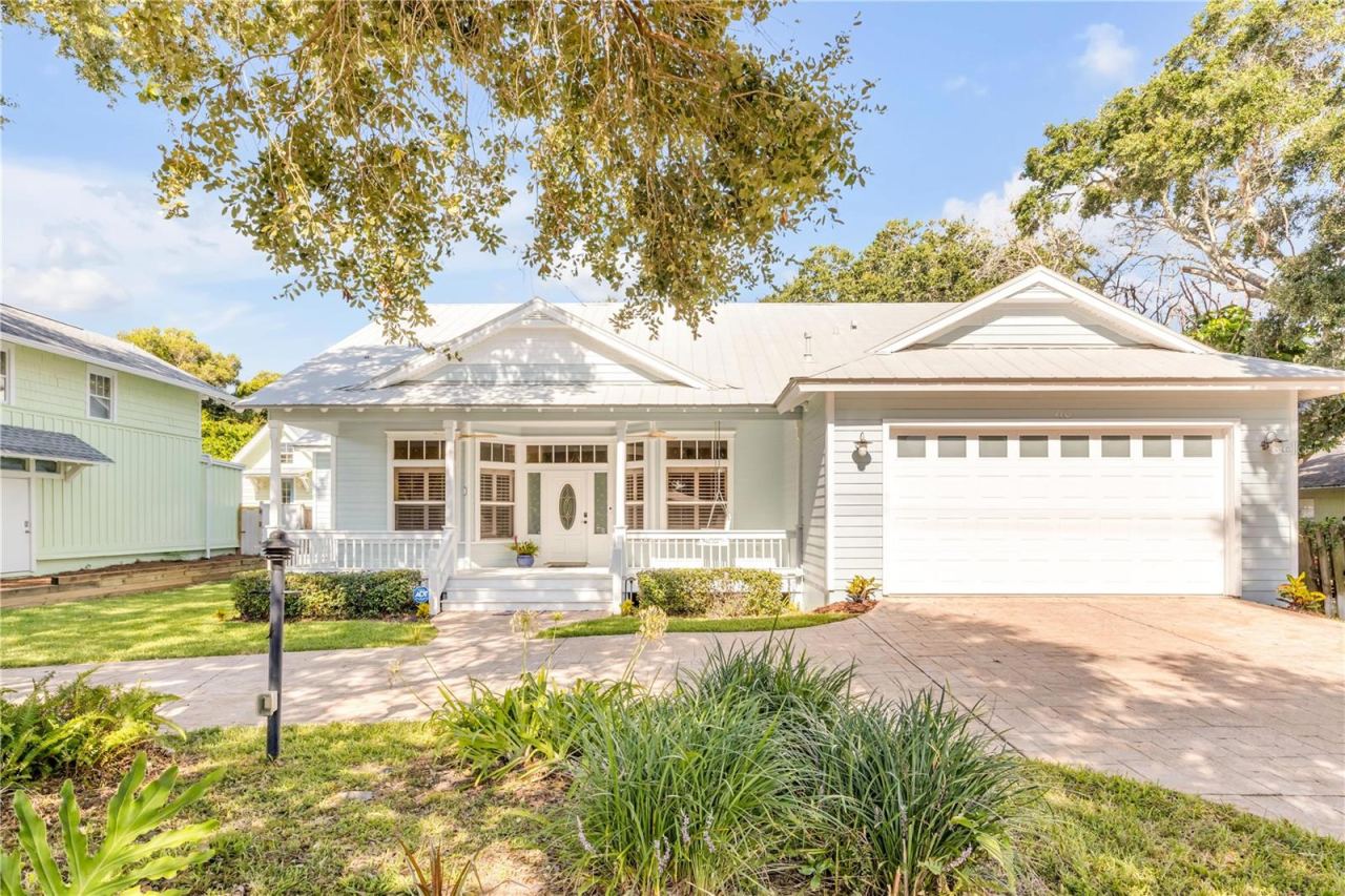 Photo 2 of 410 S Peninsula Ave, New Smyrna Beach, FL 32169