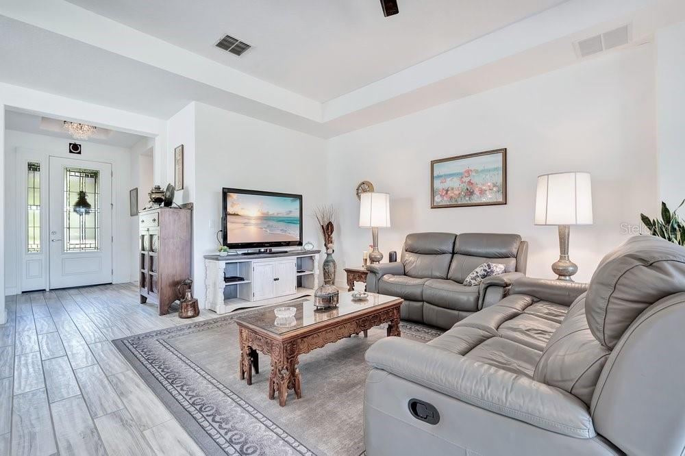 Photo 3 of 1314 Eggleston Dr, Deland, FL 32724