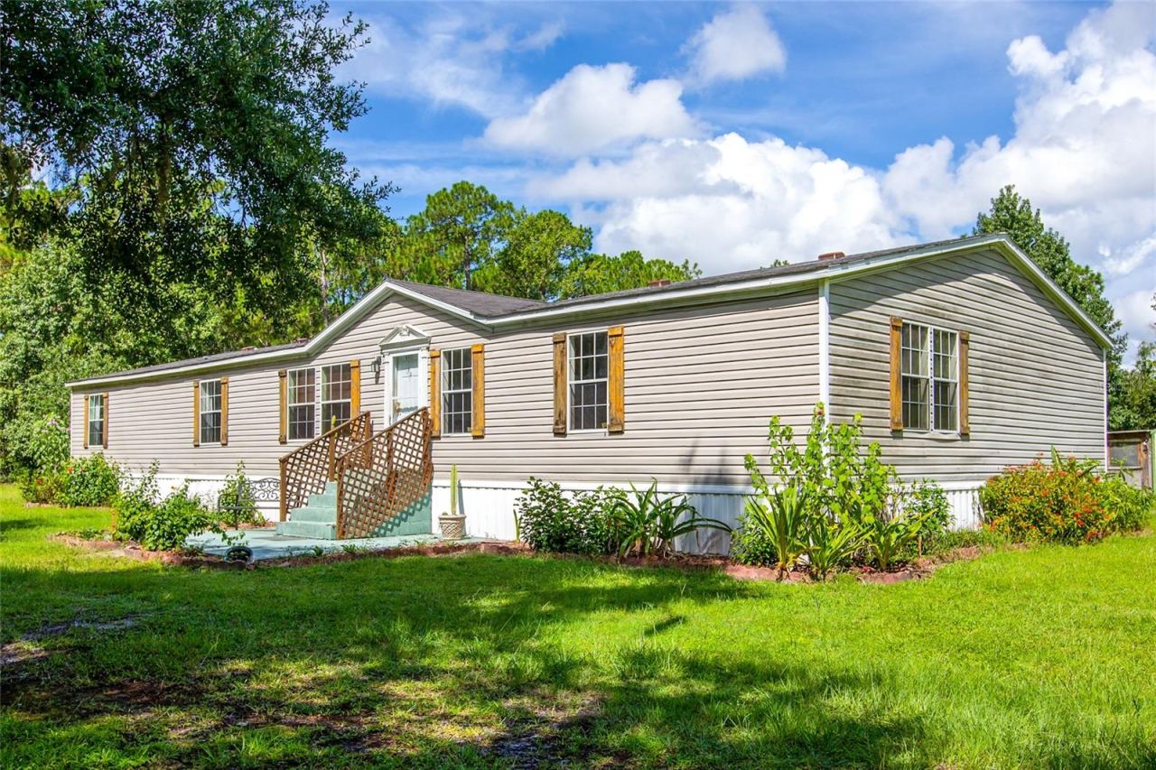 Photo 2 of 104 Everett St, Palatka, FL 32177