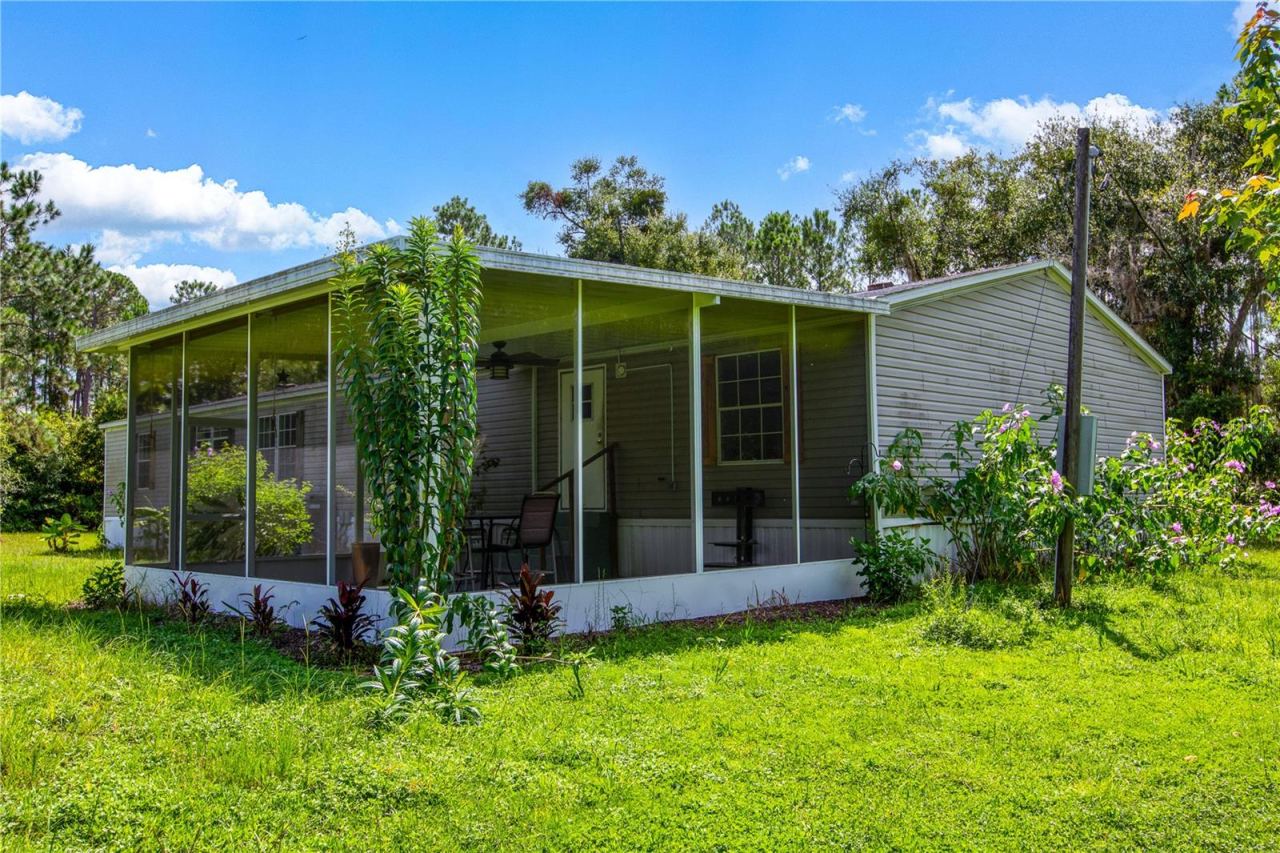Photo 4 of 104 Everett St, Palatka, FL 32177