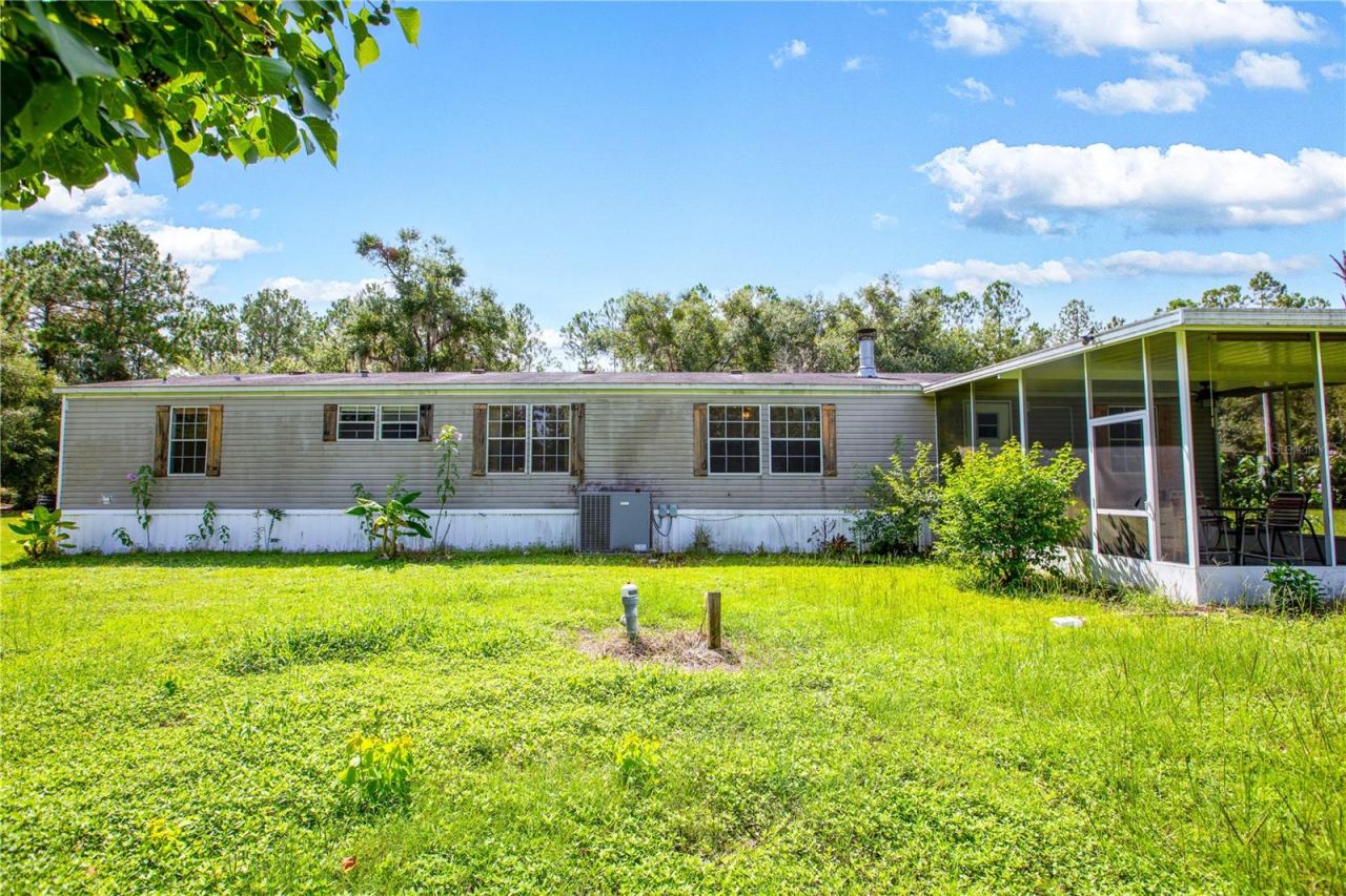 Photo 5 of 104 Everett St, Palatka, FL 32177