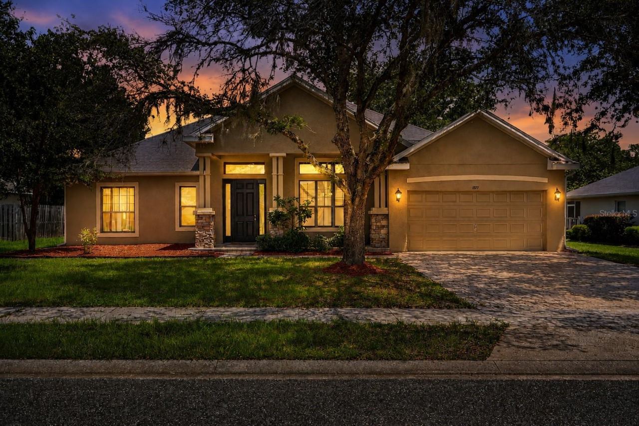 Photo 2 of 1517 Clapton Dr, Deland, FL 32720