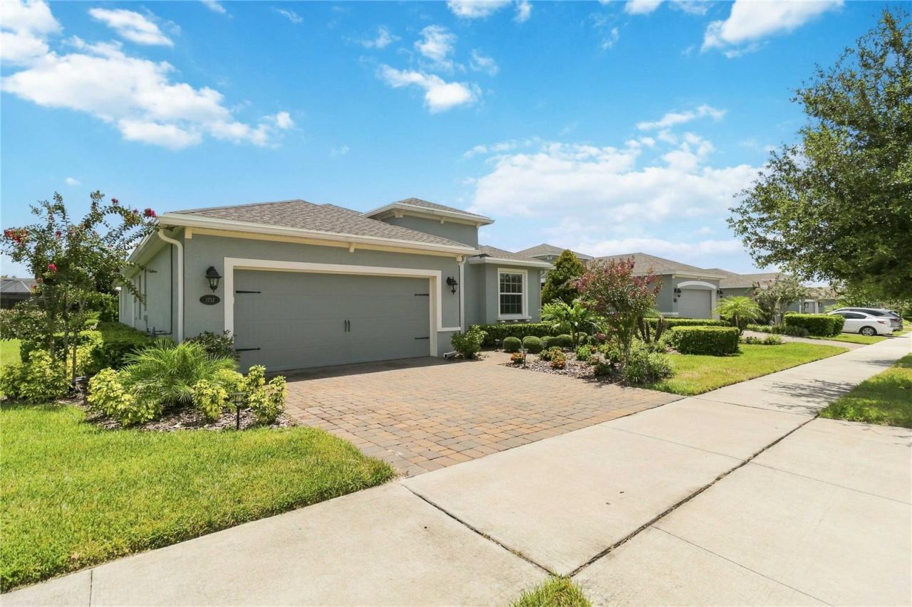 Photo 2 of 1212 Victoria Hills Dr N, Deland, FL 32724
