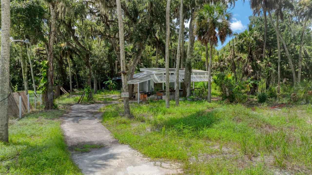 Photo 2 of 1922 Enterprise Ave, New Smyrna Beach, FL 32168