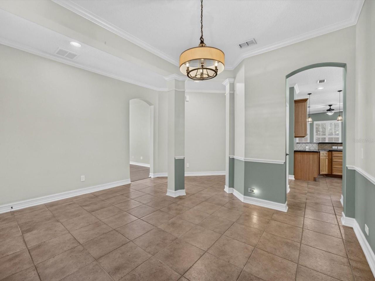 Photo 2 of 112 Bedford Ct, Deland, FL 32724