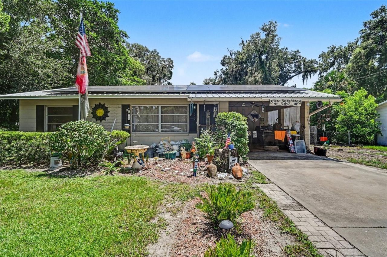 624 W French Ave, Orange City
