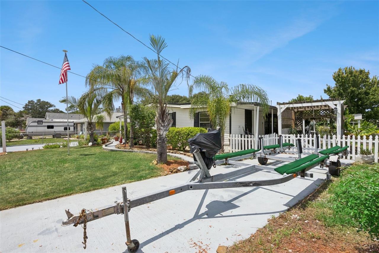 Photo 3 of 109 Douglas St, Edgewater, FL 32141