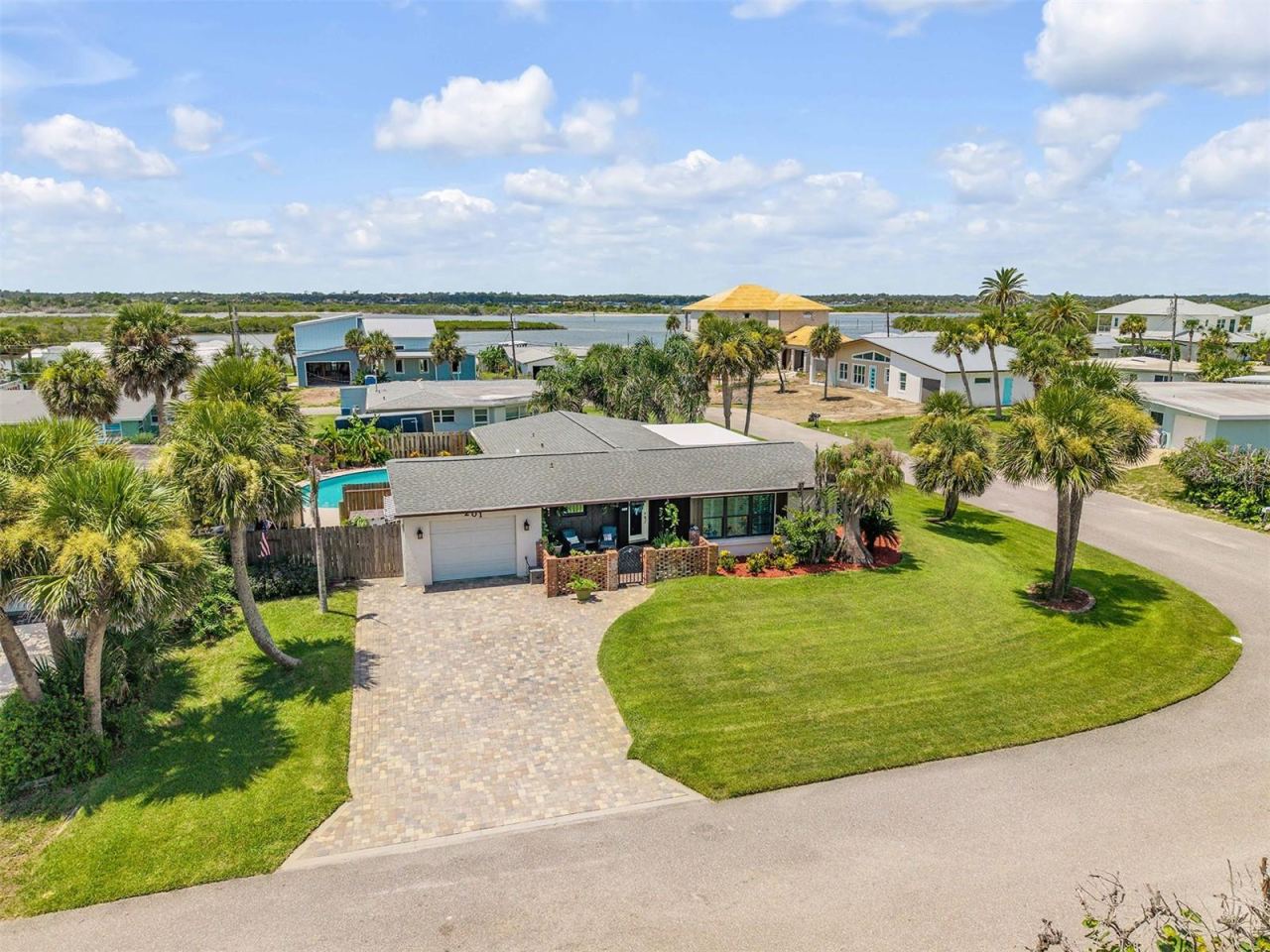 Photo 2 of 201 S Venetian Way, Port Orange, FL 32127