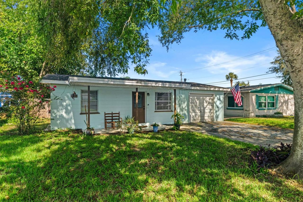 Photo 3 of 2608 Anastasia Dr, South Daytona, FL 32119