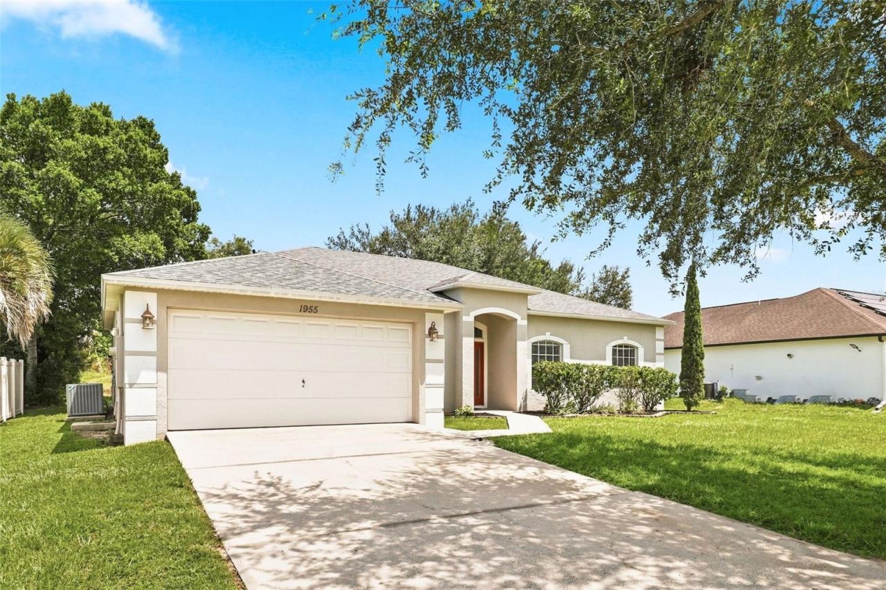 Photo 3 of 1955 Lindhurst Ave, Deltona, FL 32725