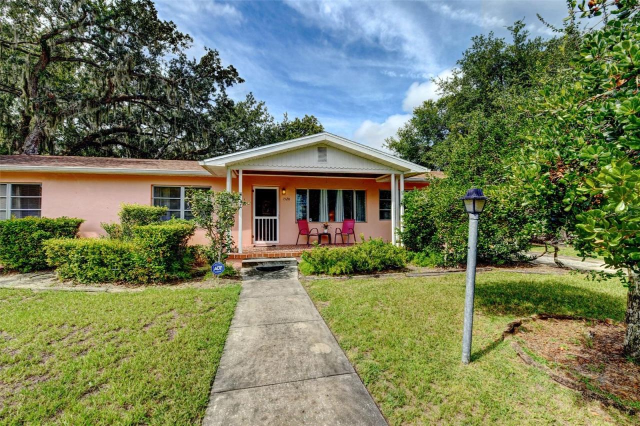 1520 Moravia Ave, Holly Hill, FL 32117