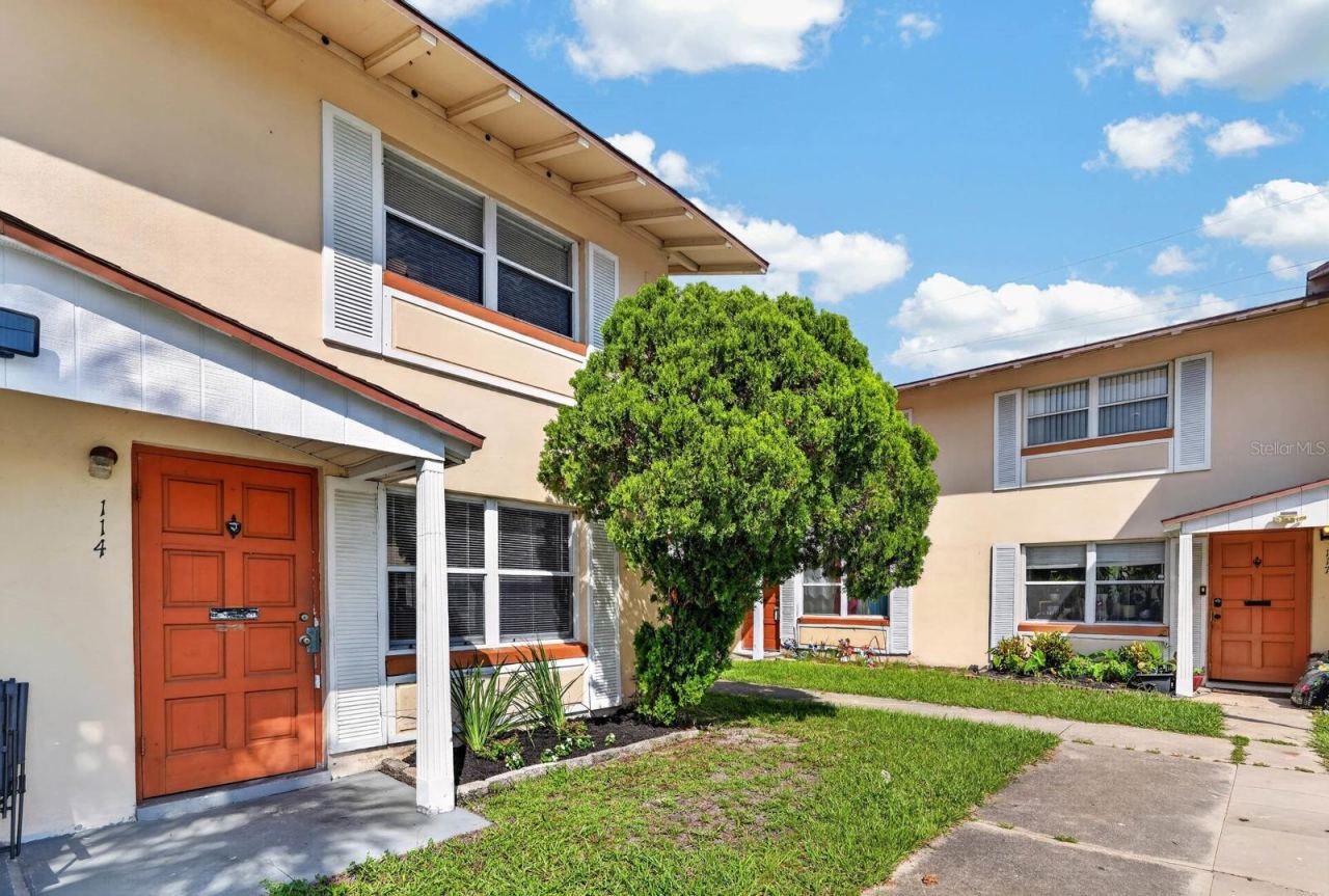 Photo 2 of 1600 S Palmetto Ave #114, South Daytona, FL 32119
