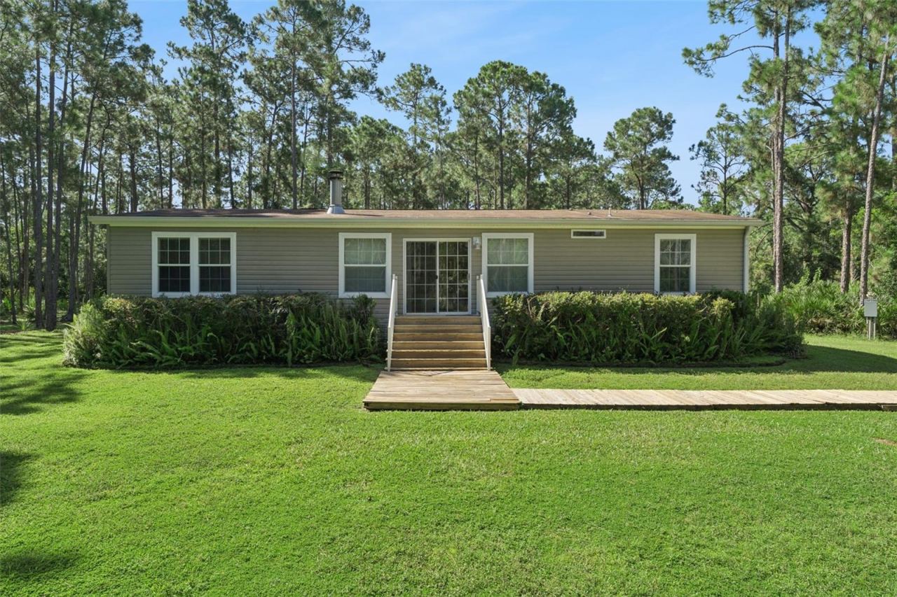Photo 3 of 1161 Lake Harney Woods Blvd, Mims, FL 32754