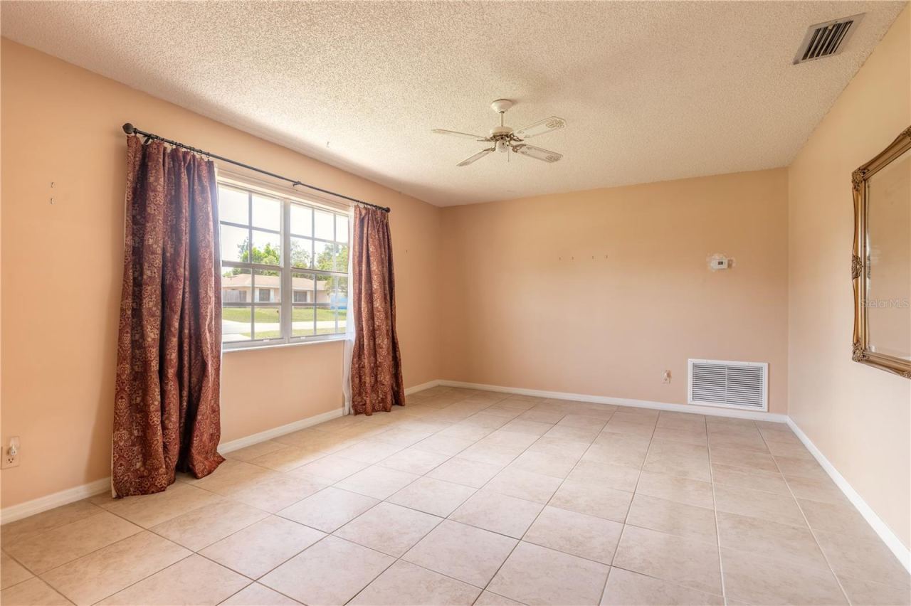 Photo 3 of 834 Sweetbrier Dr, Deltona, FL 32725