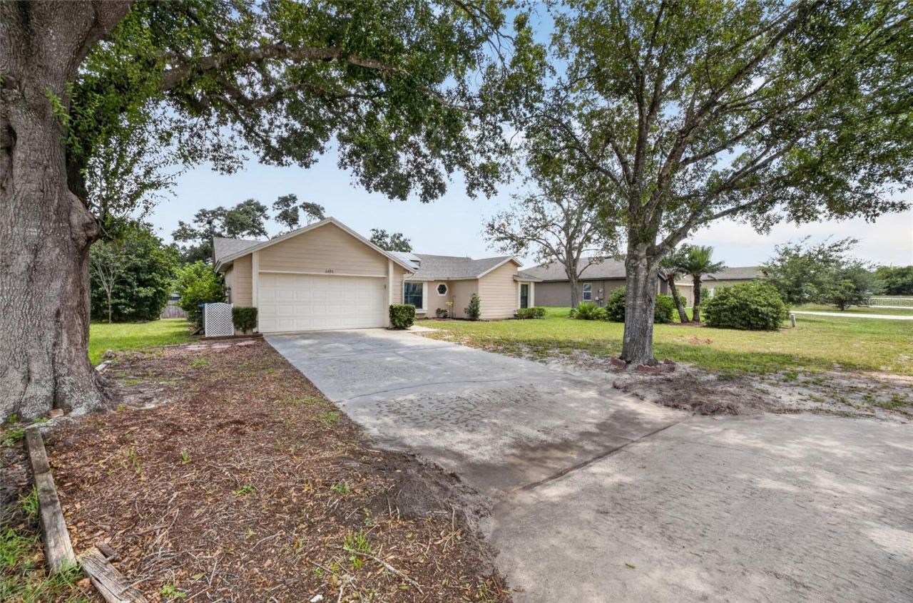 Photo 3 of 2495 E Tipton Dr, Deltona, FL 32738