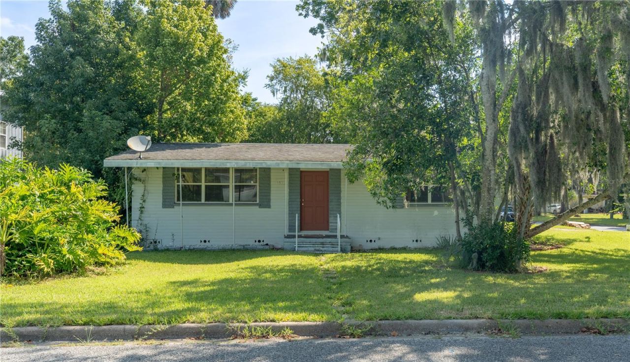 Photo 2 of 553 S Lanvale Ave, Daytona Beach, FL 32114