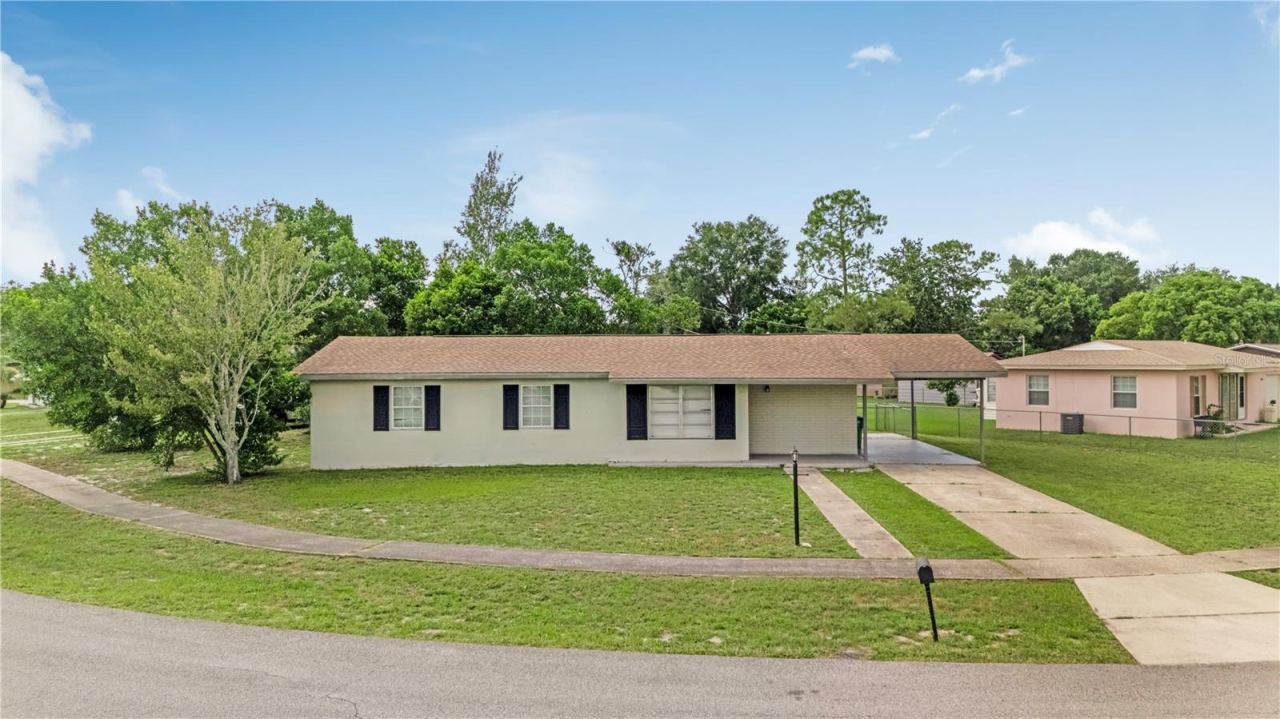 Photo 3 of 962 Rockhill St, Deltona, FL 32725