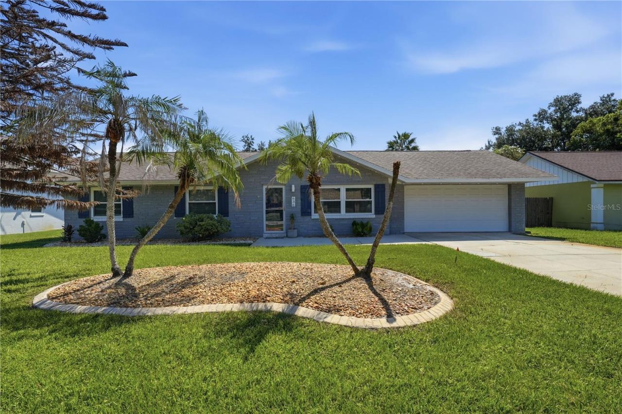 Photo 3 of 636 Devon St, Port Orange, FL 32127