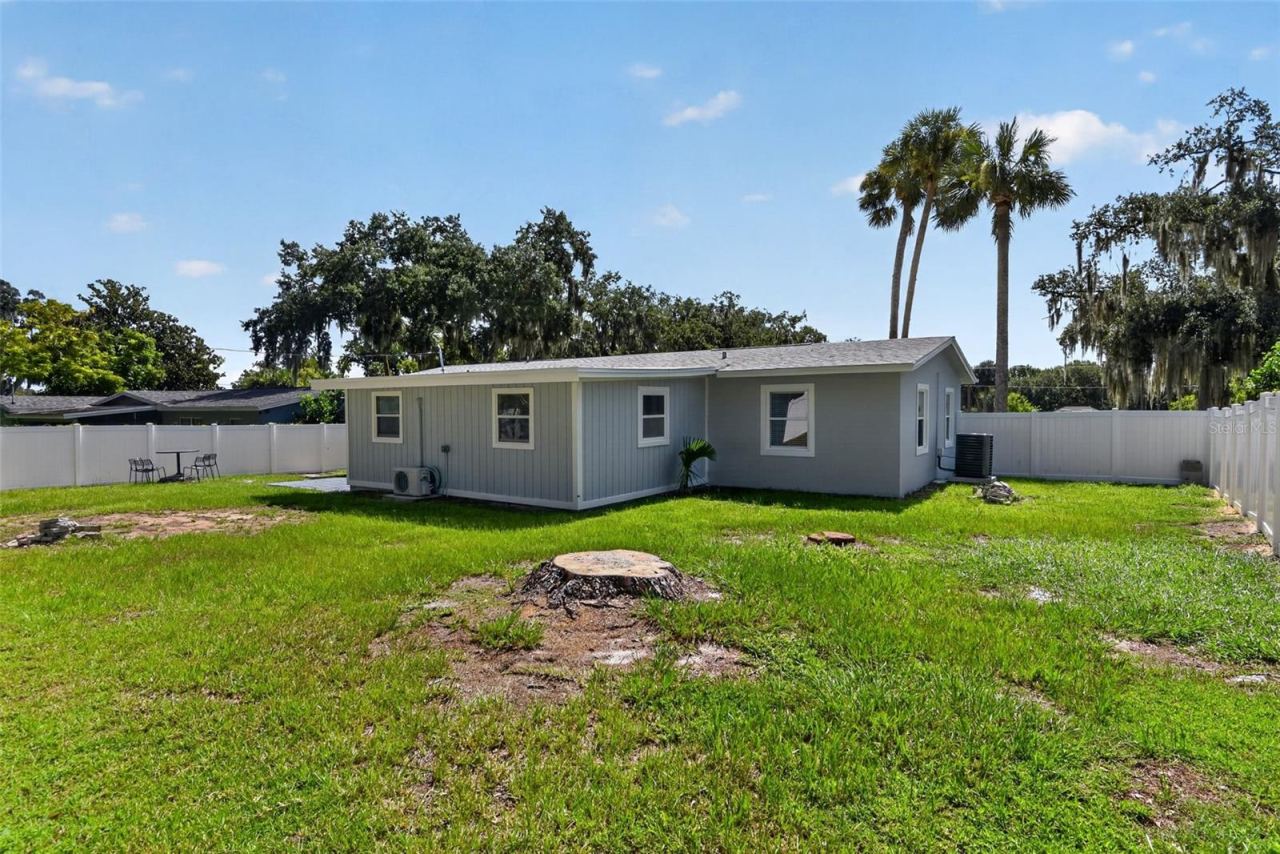 Photo 2 of 1148 Fountainhead Dr, Deltona, FL 32725