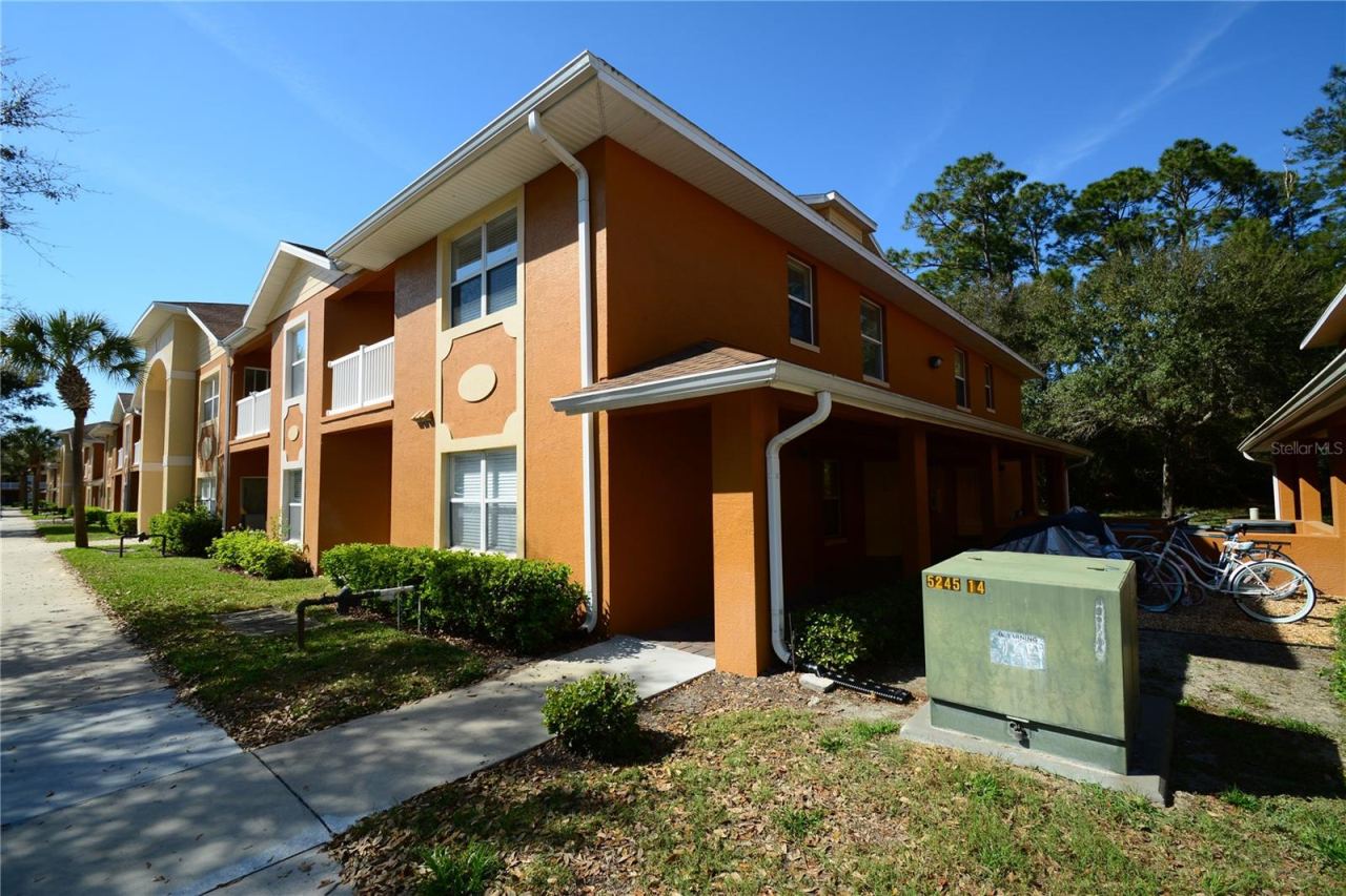 Photo 3 of 4600 E Moody Blvd #8d, Bunnell, FL 32110