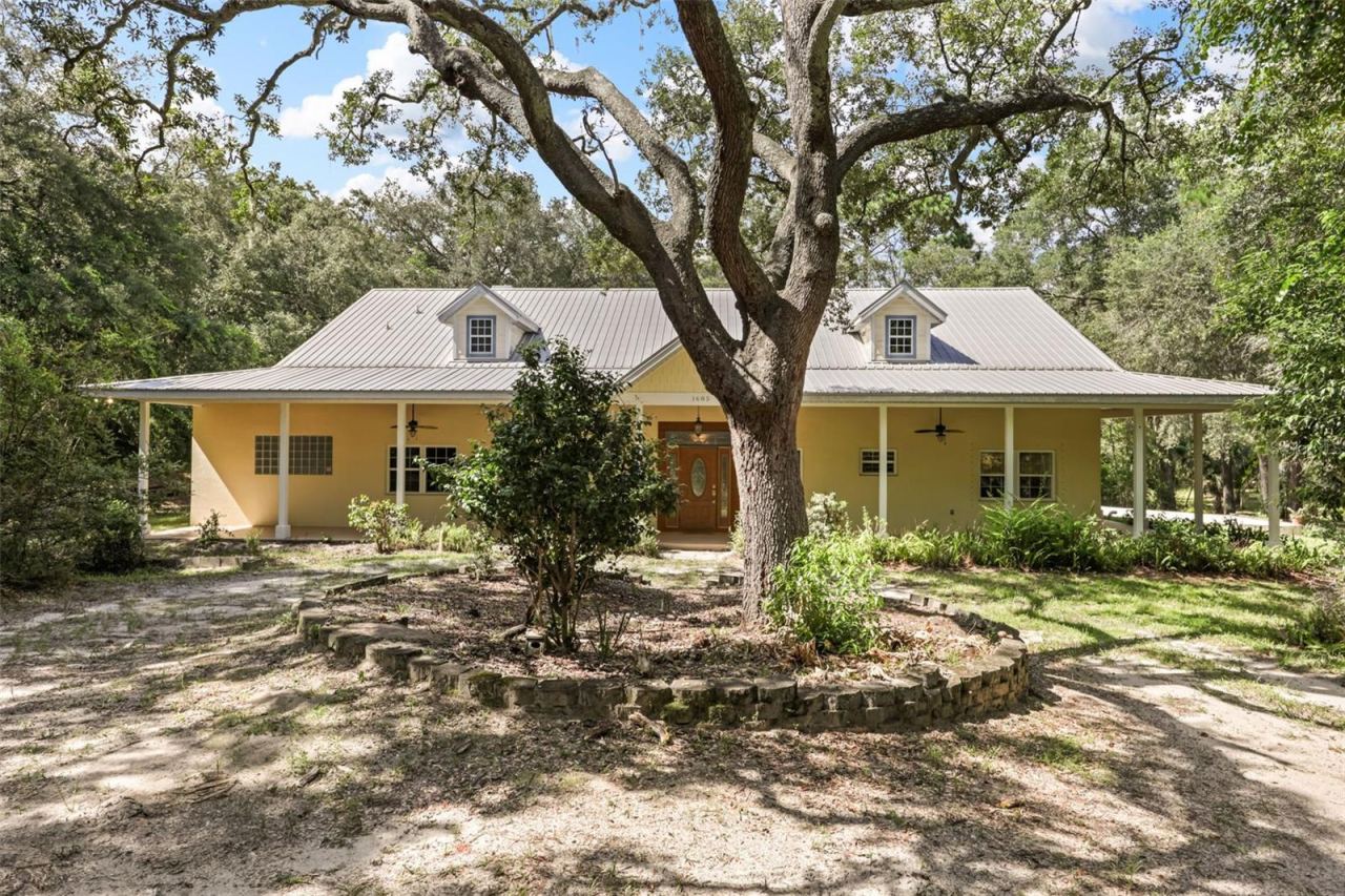 Photo 2 of 1685 Manor Way, Deland, FL 32720