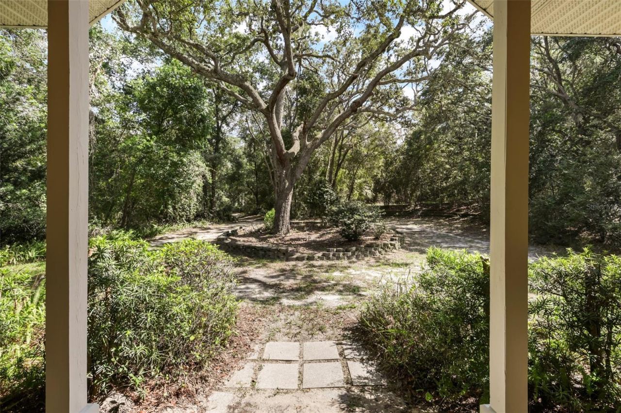 Photo 3 of 1685 Manor Way, Deland, FL 32720