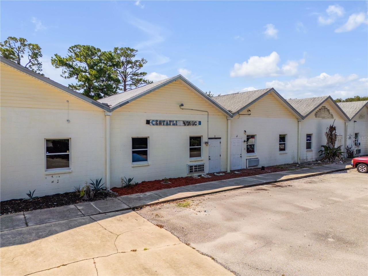 Photo 3 of 555 8th St #i, Holly Hill, FL 32117