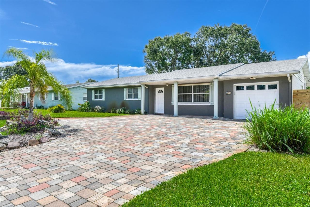 Photo 3 of 15 Sea Park Dr, St Augustine, FL 32080